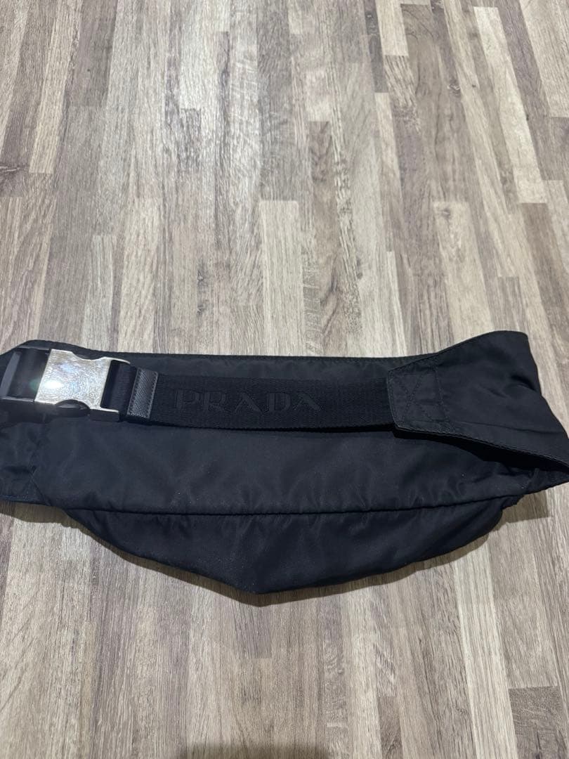 PRADA ブラック ボディバッグ　ウエストポーチ