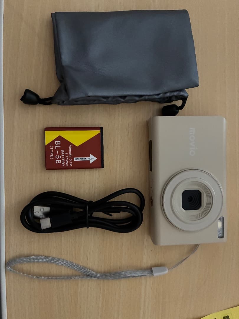 マイクロSDカード・約1年の保証書付 movio デジカメ MAF500BE