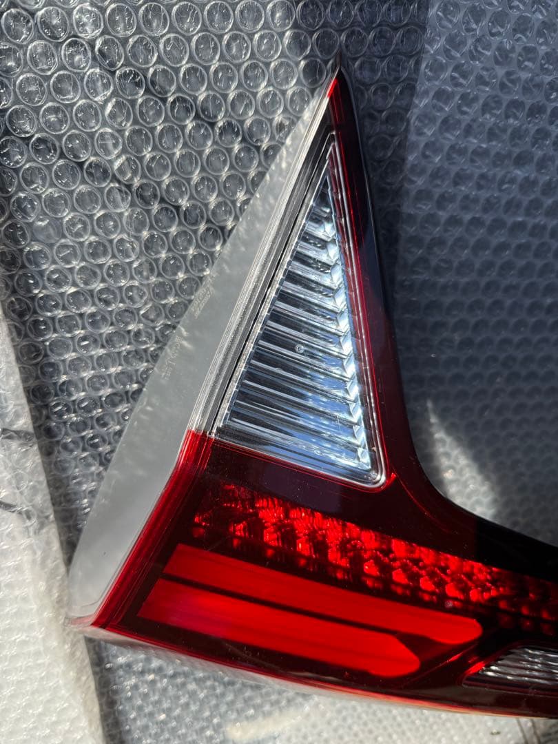 ホンダ　ヴェゼル　RU1 2 3 4 テールランプ　リアゲート　左右　セット