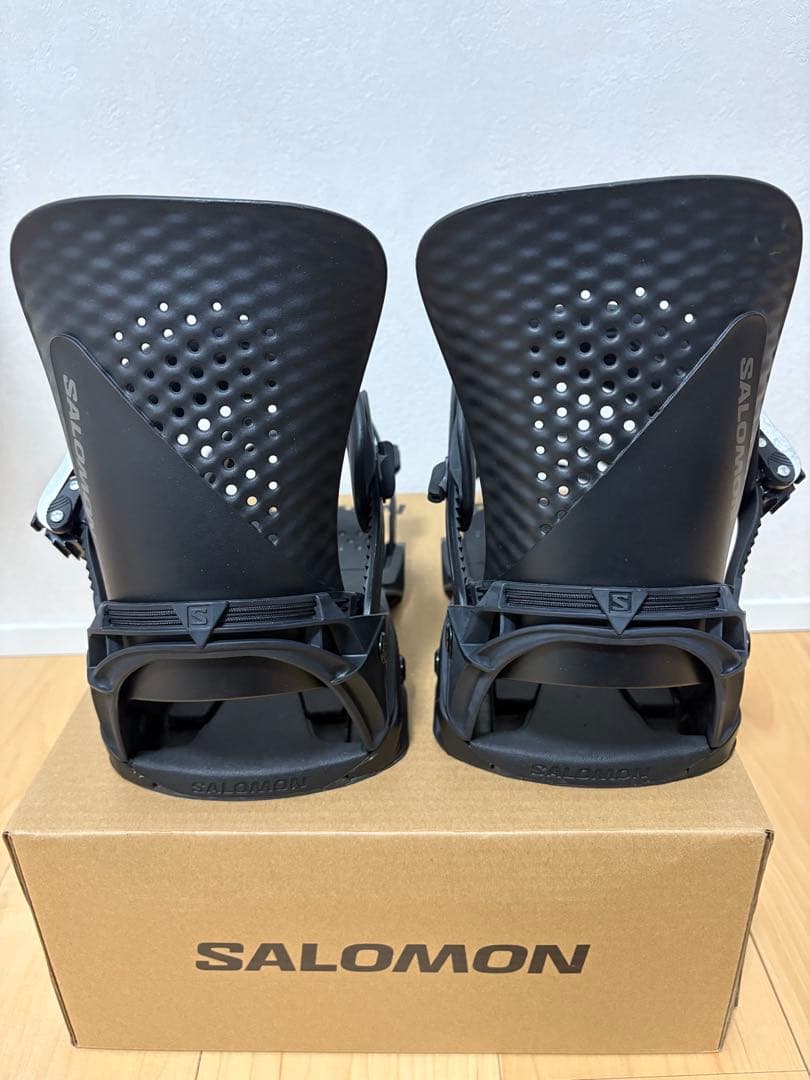 サロモン　ホログラム　Mサイズ　23/24