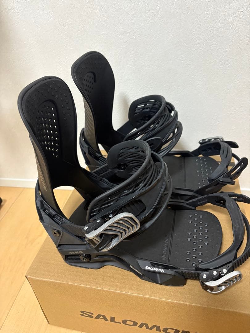 サロモン　ホログラム　Mサイズ　23/24