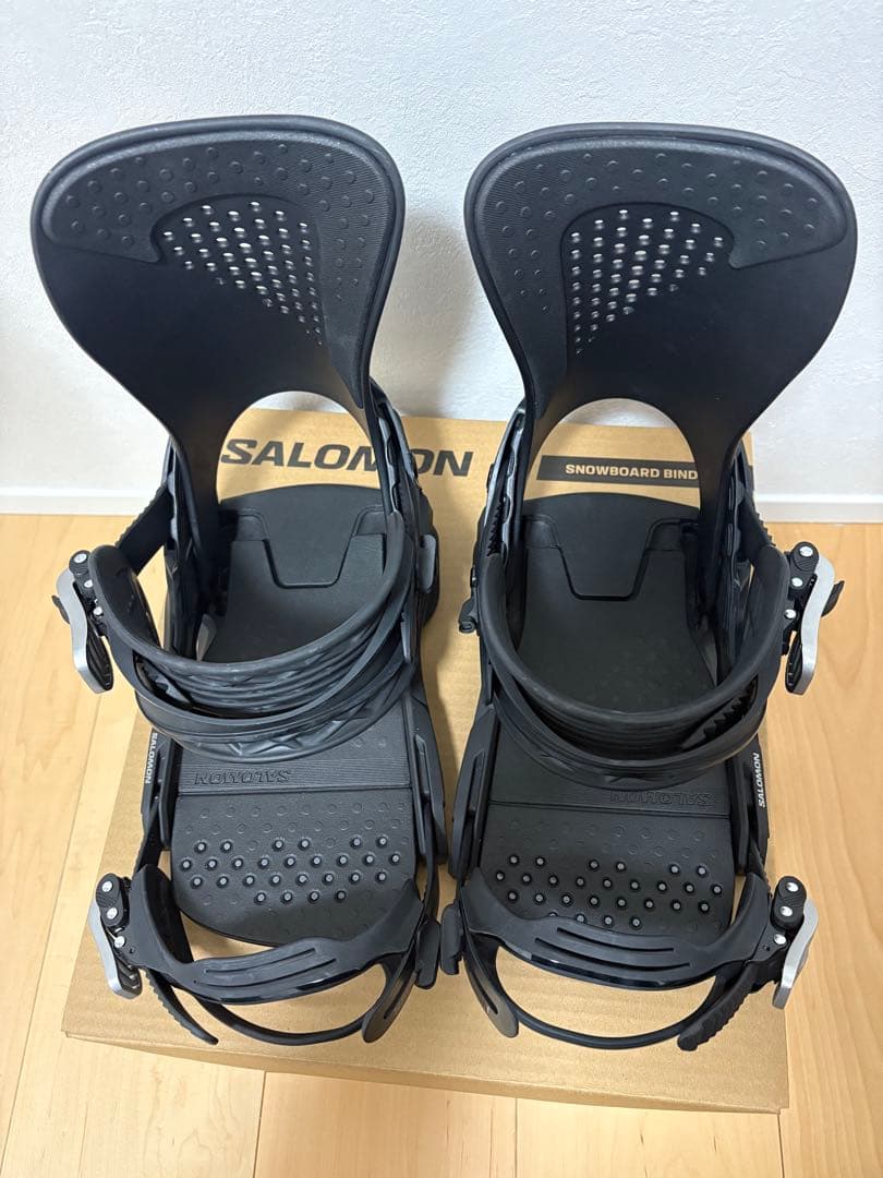 サロモン　ホログラム　Mサイズ　23/24