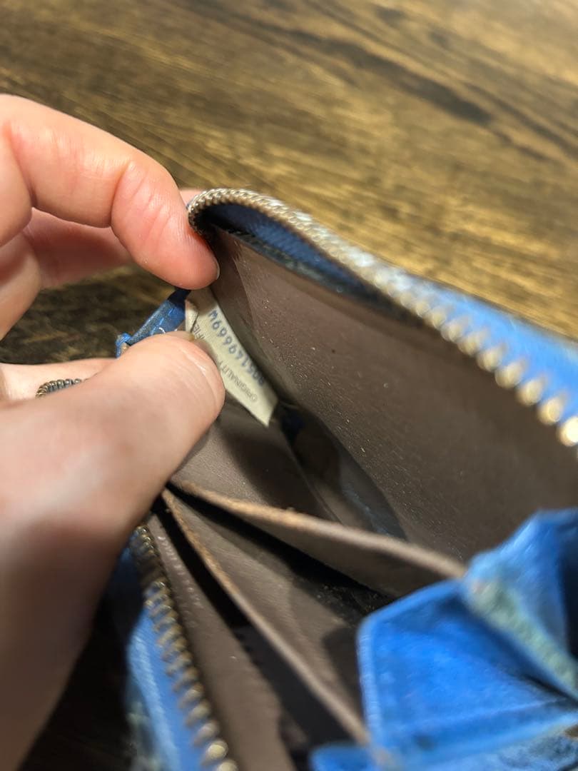 Bottega Veneta ケース 青 イントレチャート　パイソン