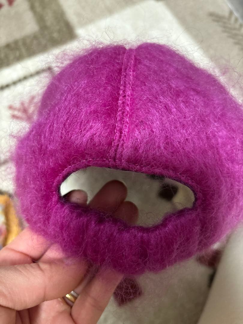 正規品　ほぼ未使用　GUCCI 正規品 もこもこキャップ 秋冬