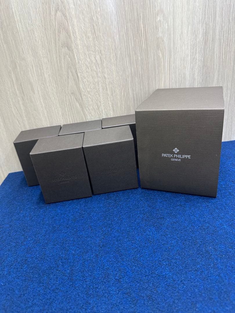 安い‼️PATEK PHILIPPE ワインディングマシーン＋時計ケース5点