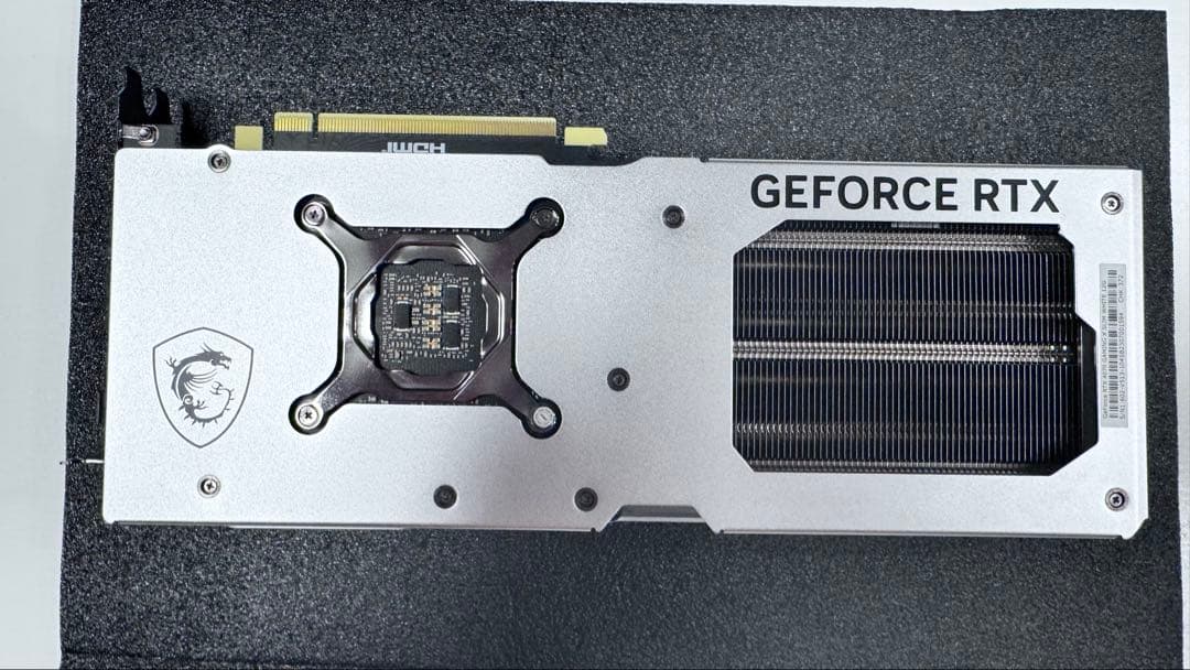 グラフィックボード・グラボ・ビデオカード GeForce RTX4070 GAMING X SLIM WHITE 12GB