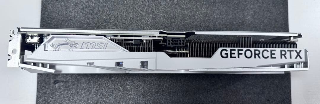 グラフィックボード・グラボ・ビデオカード GeForce RTX4070 GAMING X SLIM WHITE 12GB