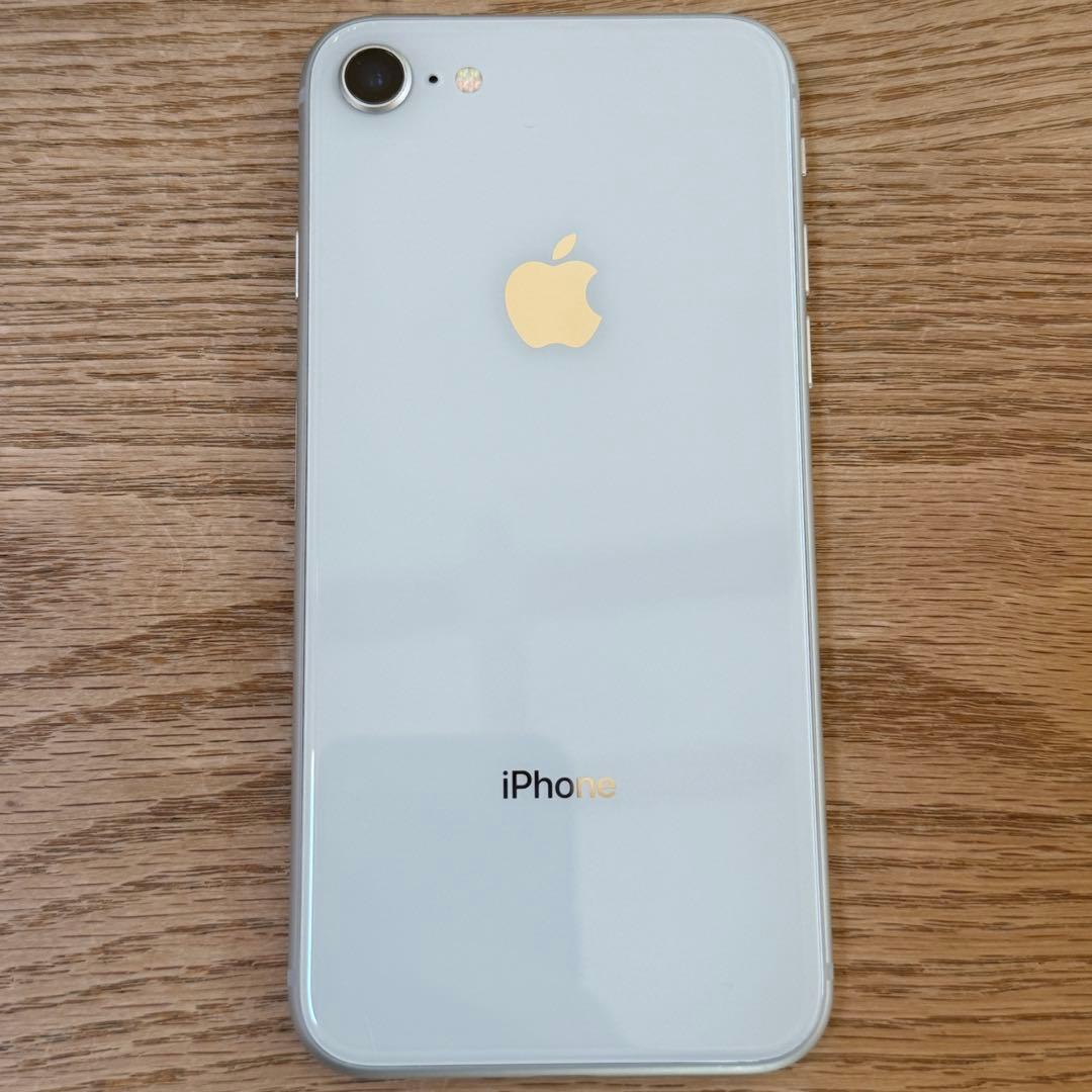 【SIMロック解除済】iPhone 8 Silver 64 GB