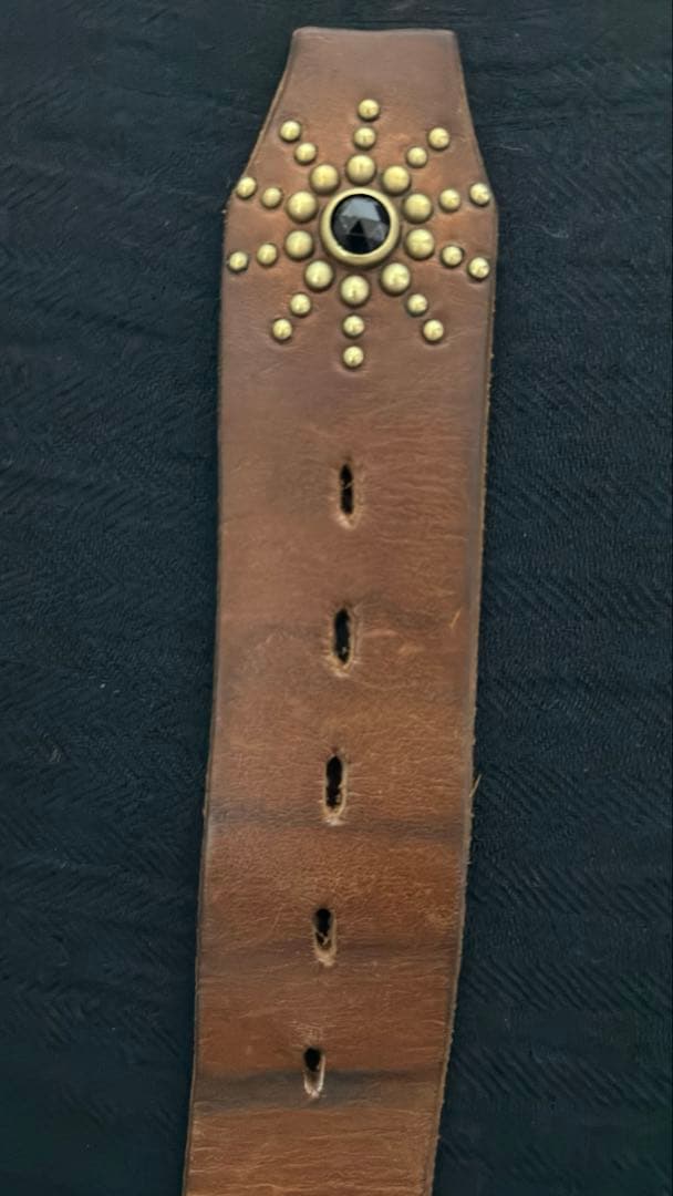 HTC エンドオンリー　ブラックストーン　ゴールドスタッズ　茶芯　レザーベルト