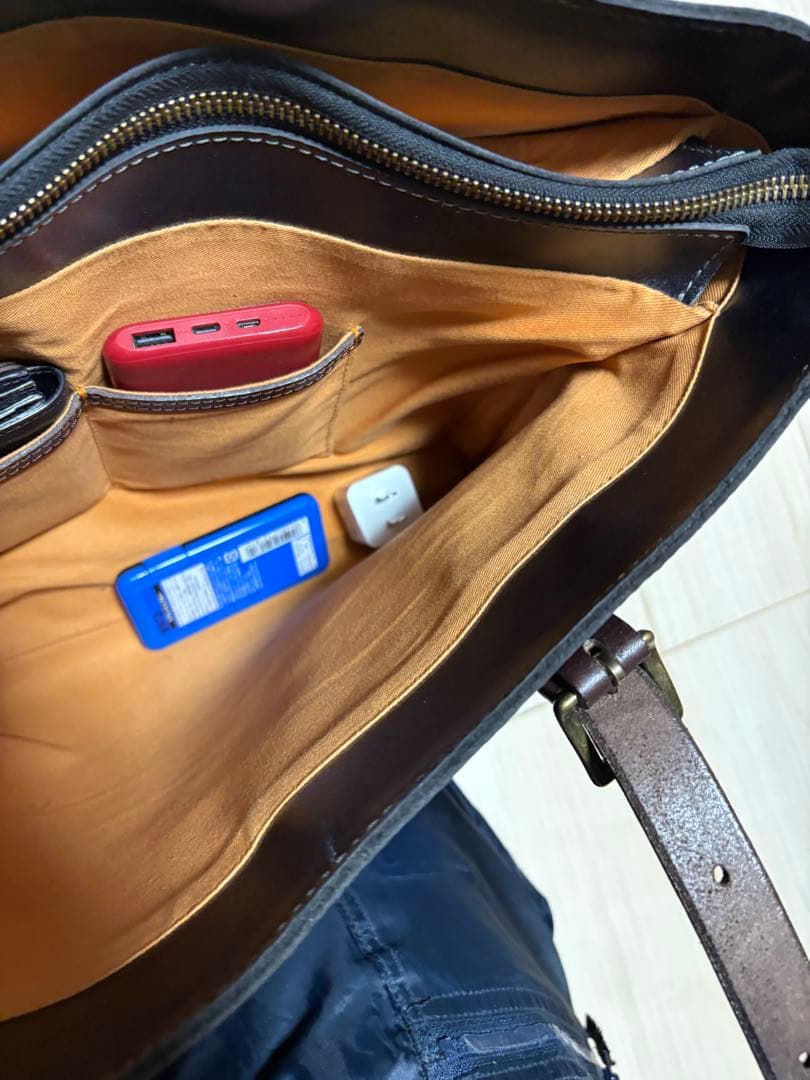 ブラックレザートートバッグ