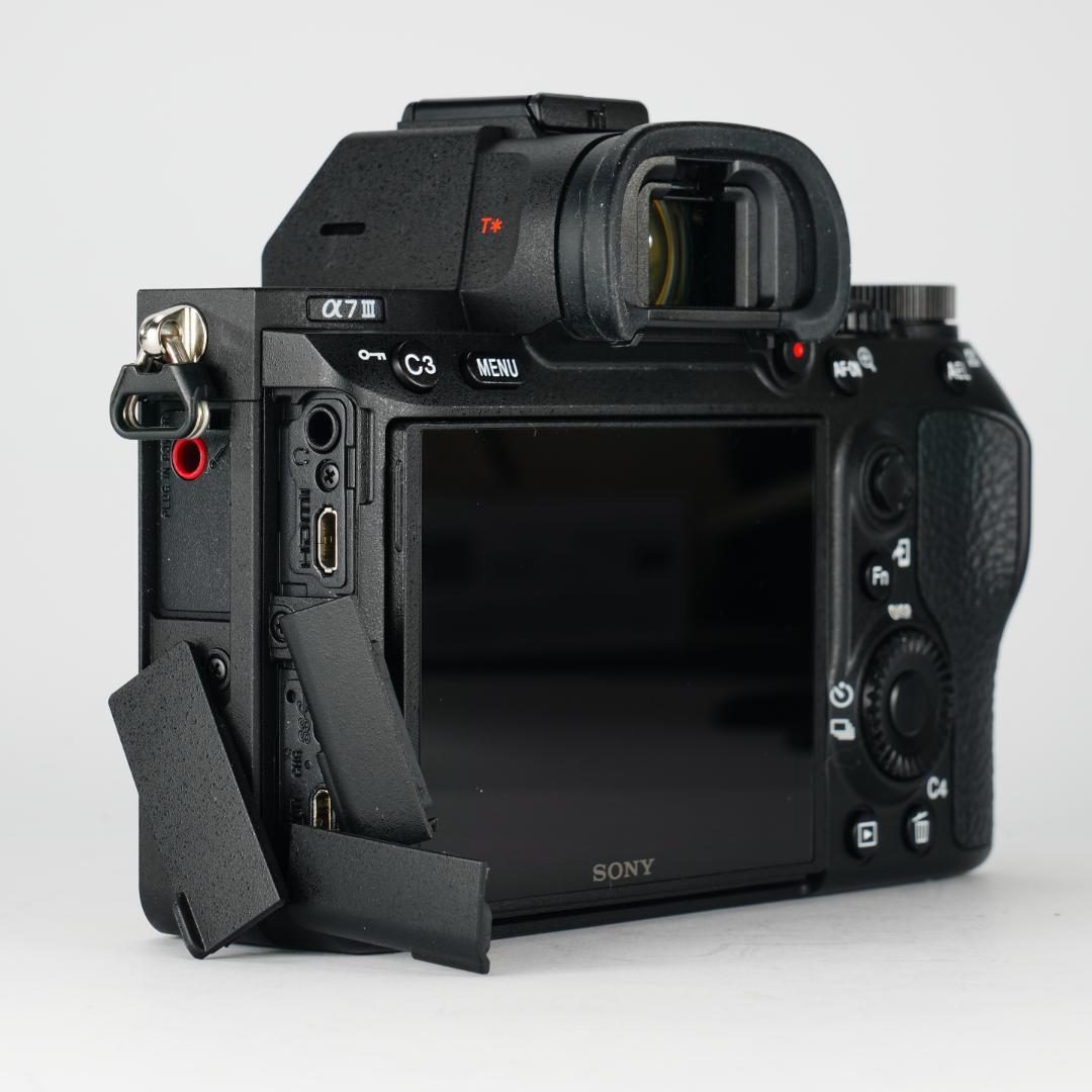 【レンズ未使用】α7III 未使用級品！1,109回/20万 すぐ撮影可 995