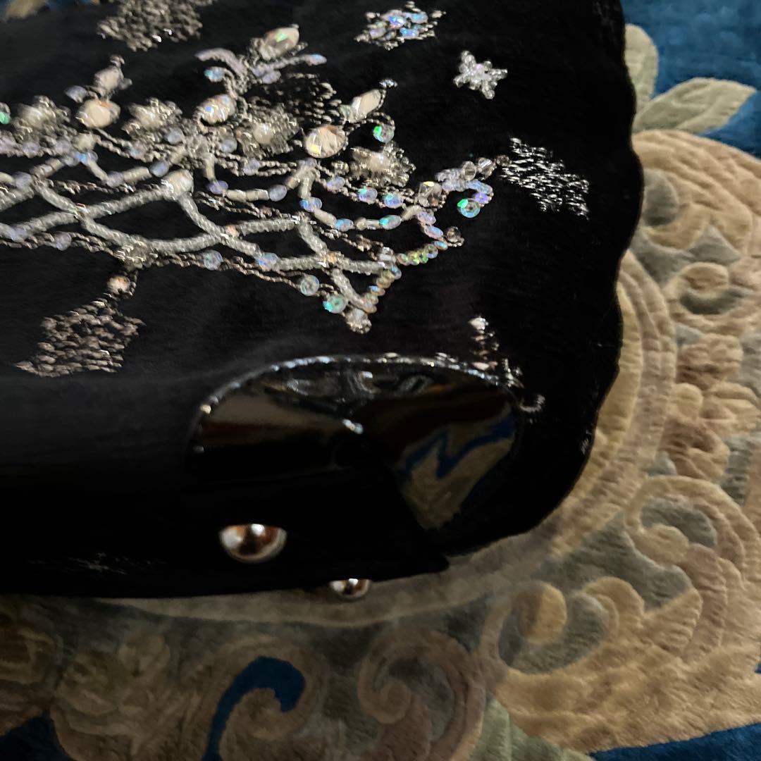 Think Bee! 雪の結晶刺繍の黒いベロアバック （アナと雪の女王シリーズ）