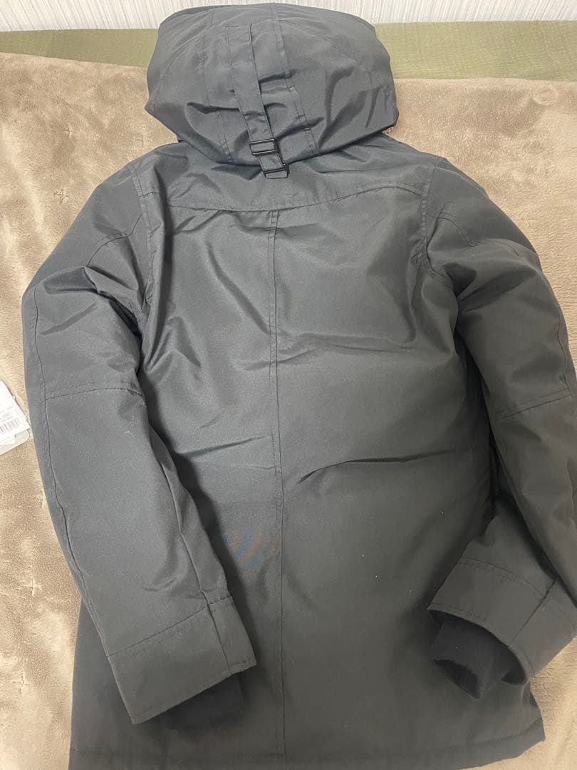 新品未使用　カナダグース  のアウター