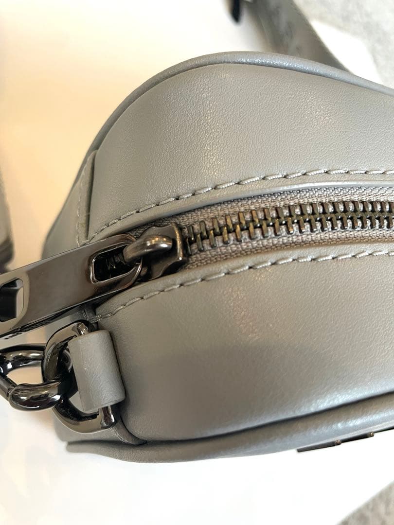 MARC JACOBS グレー ショルダーバッグ