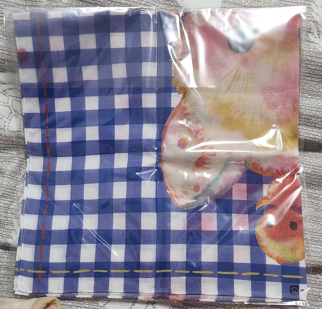 KITTY WITH WINE STAINS ハンカチ