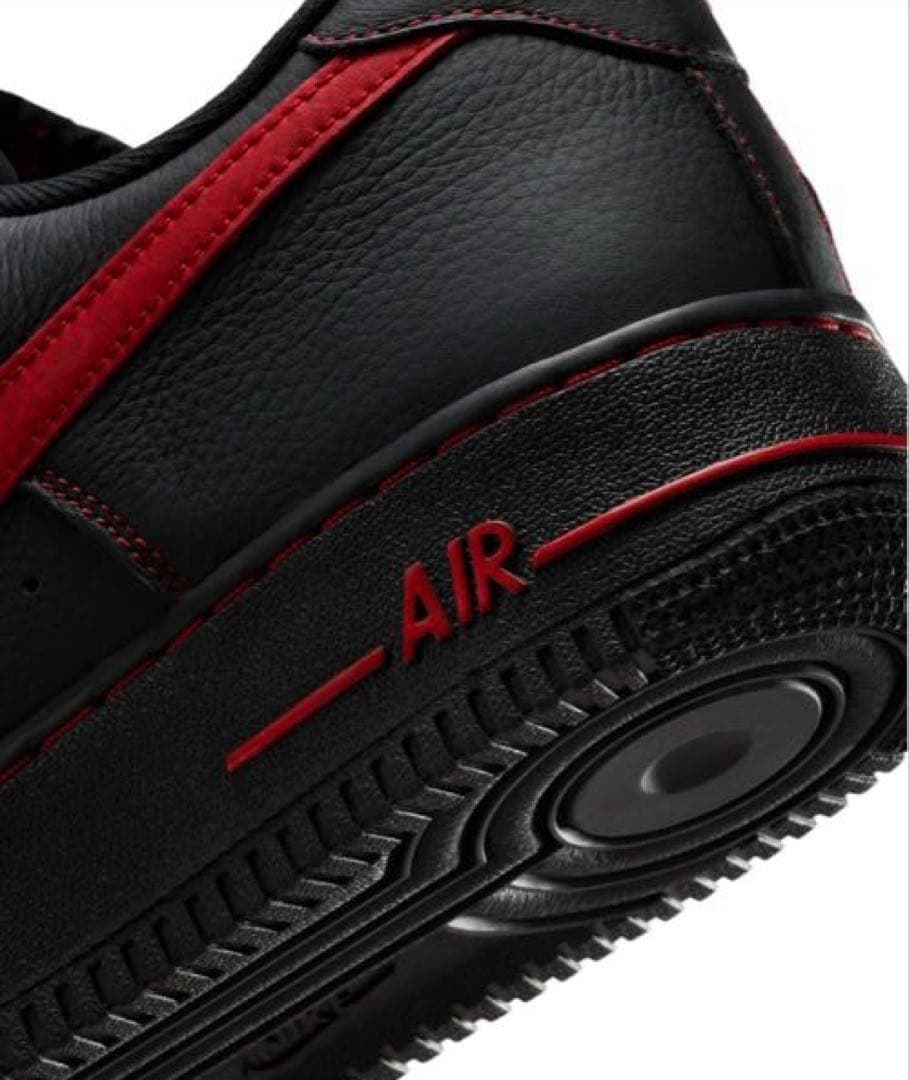 k*9様 ナイキ エア フォース 1 ＇07 LV8 メンズシューズ