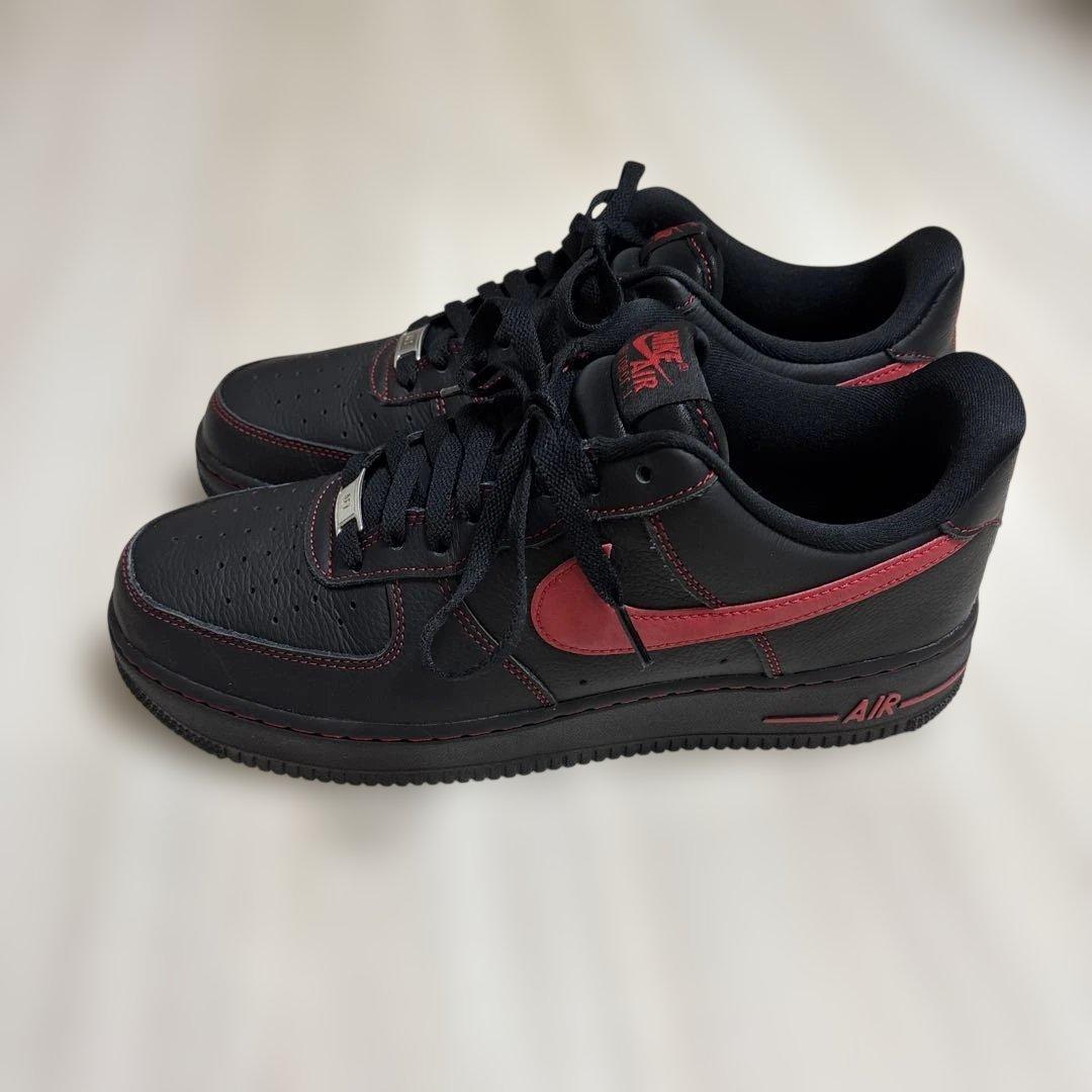 k*9様 ナイキ エア フォース 1 ＇07 LV8 メンズシューズ