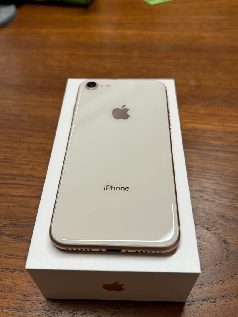 【美品】iPhone8 ゴールド 64GB SIMフリー 箱・カバー付