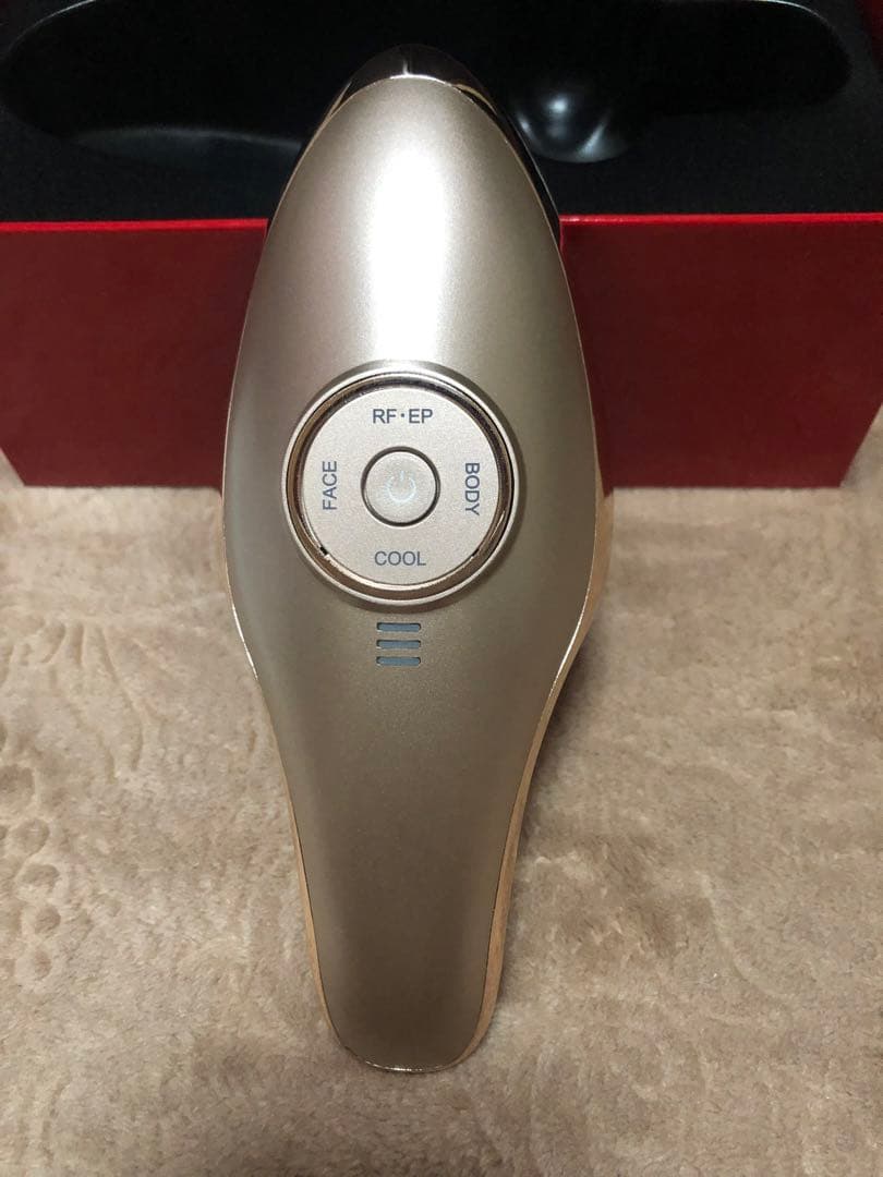 ME ラボン・エクラ　IKKOプロデュース　美顔器