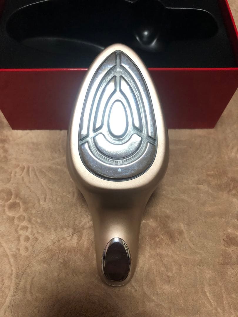 ME ラボン・エクラ　IKKOプロデュース　美顔器