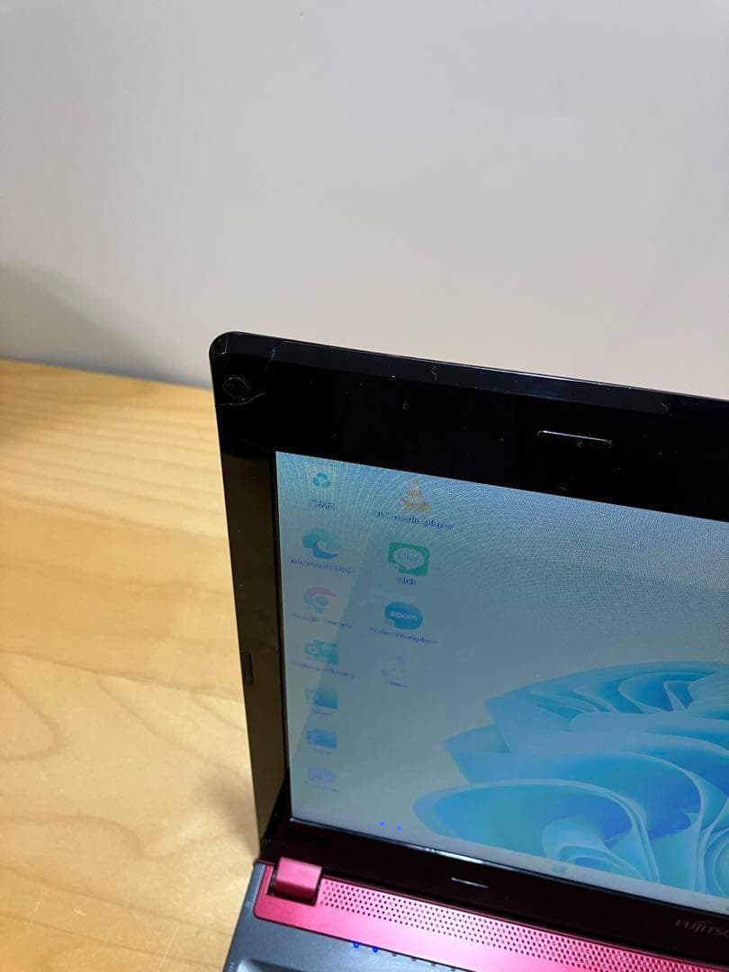 富士通　ノートパソコン　COREi3/SSD128/メモリ8/オフィス付