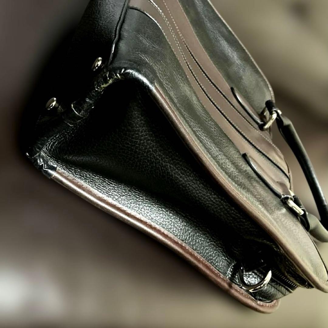 ☆coach☆ ブラック＆ブラウン　レザー　ビジネストート