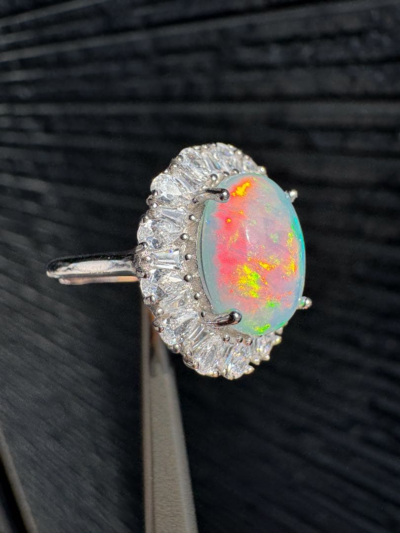 新作　天然石水オパール珍しい遊色綺麗極彩ルース2.626ct 鑑ソ付