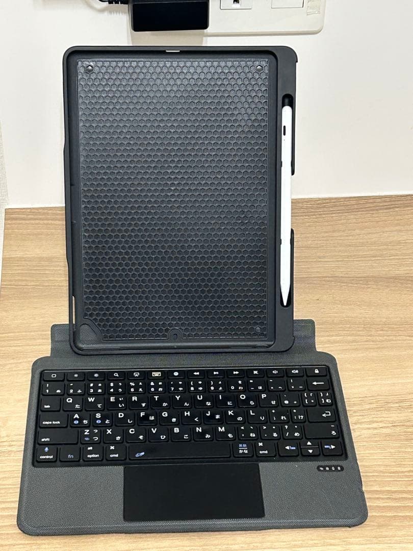 Apple iPad 第9世代シルバー 本体　Wi-Fiモデル256GB