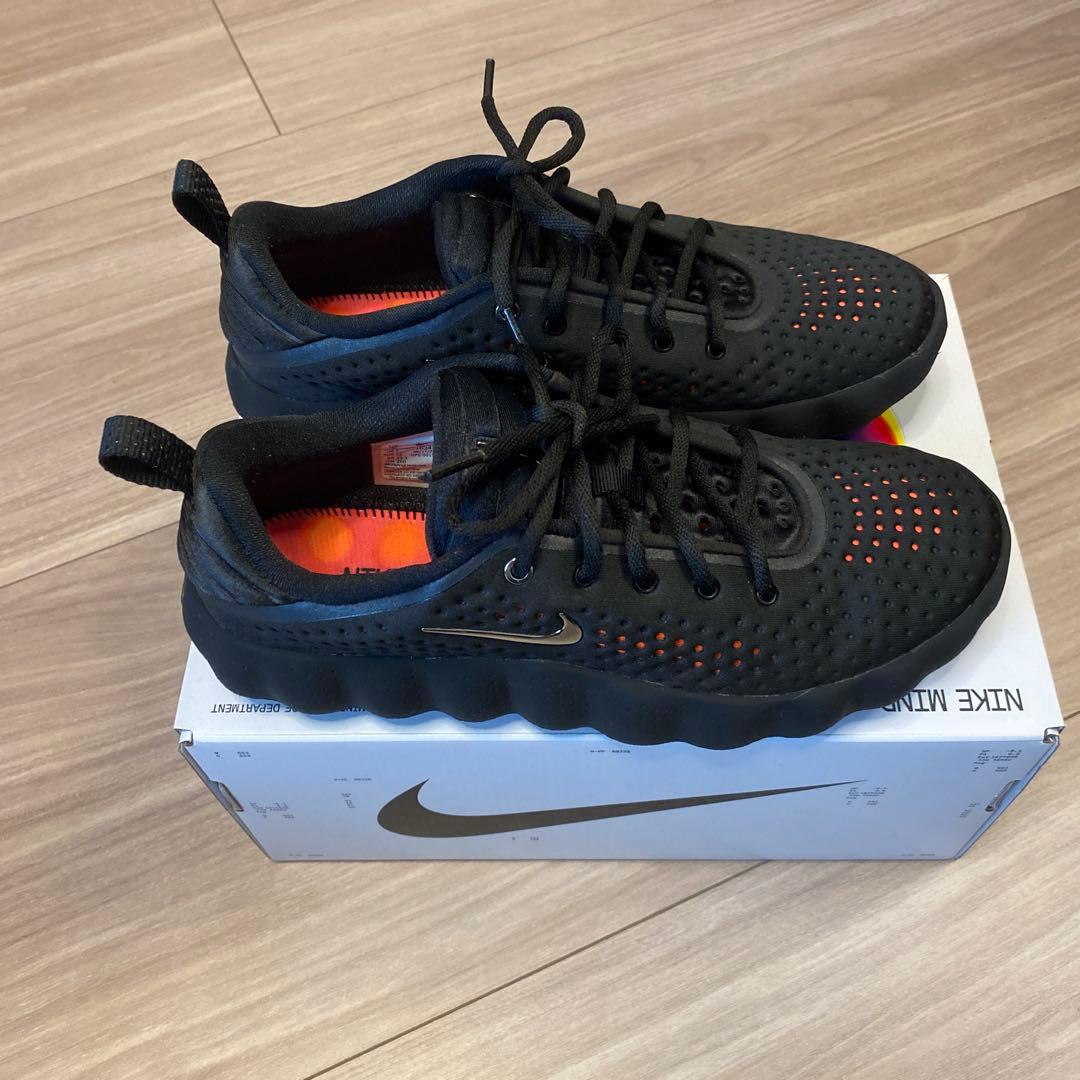 美品 Nike Mind スニーカー ブラック/オレンジ