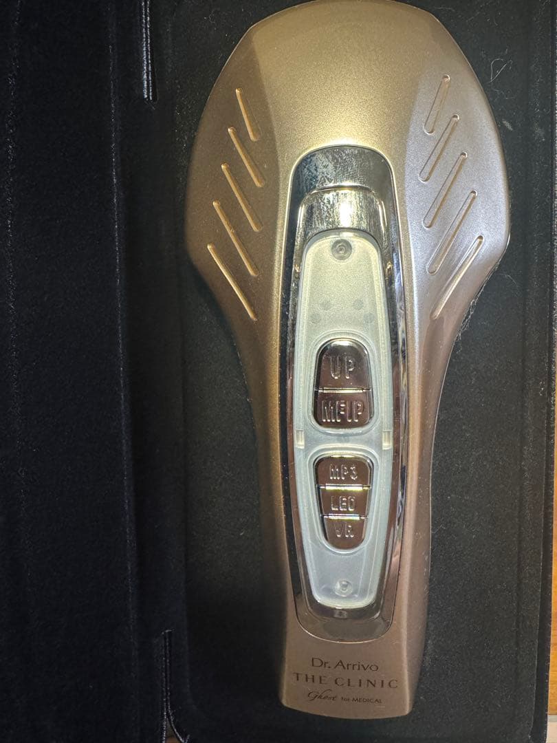 ドクターアリーヴォ ザ クリニック 美顔器