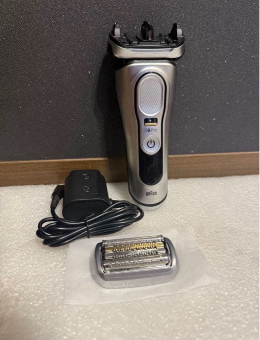 未使用 新品替刃 ブラウン series9PRO 9PRO シェーバー シルバー