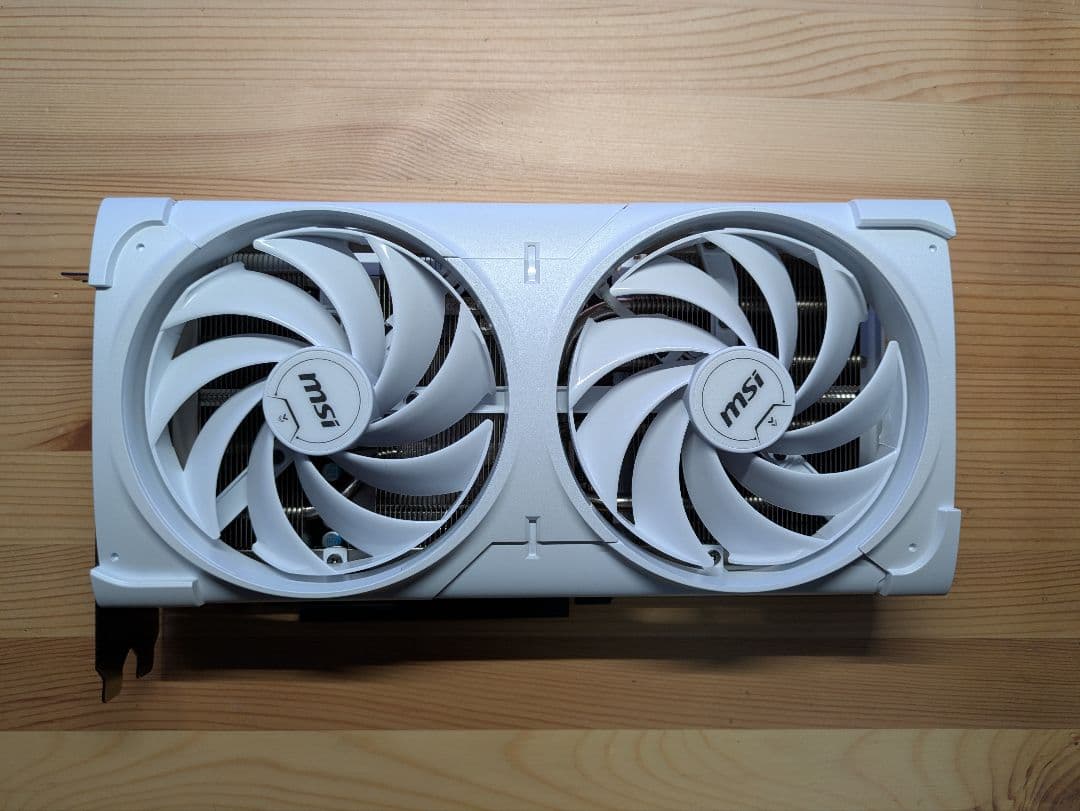グラフィックボード・グラボ・ビデオカード MSI RTX 5070 VENTUS 2X OC WHITE 12G