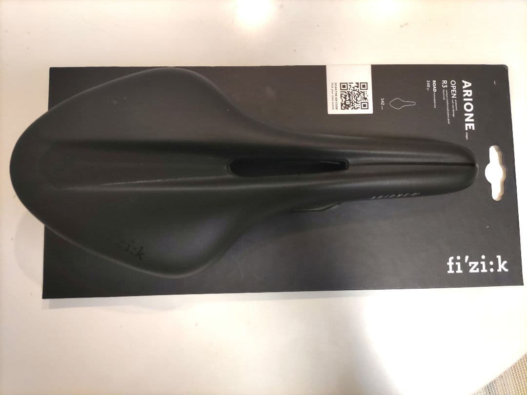 fizik ARIONE R3 サドル（フィジーク）