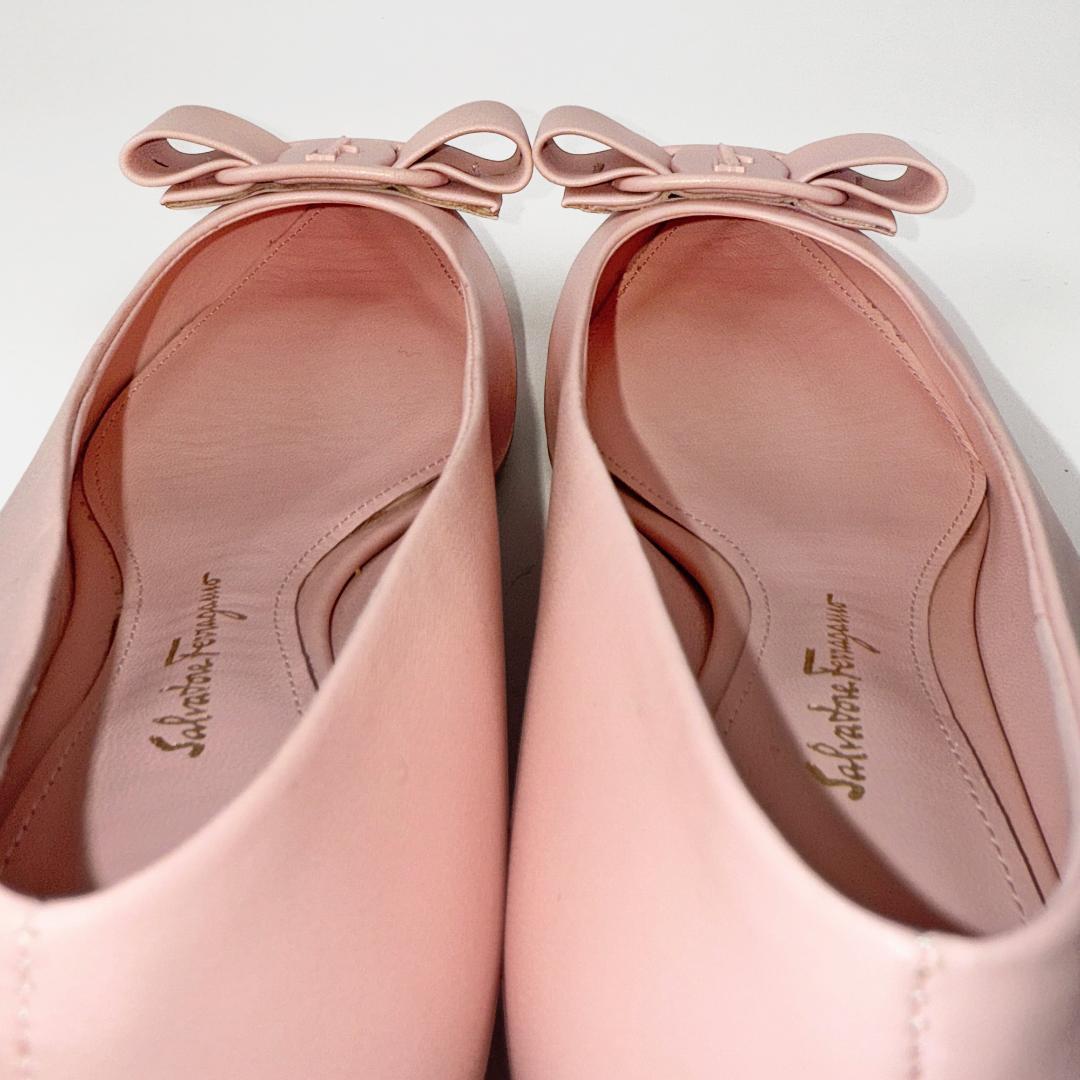 【新品未使用】フェラガモ VIVA パンプス ピンク オールレザー　23.5㎝