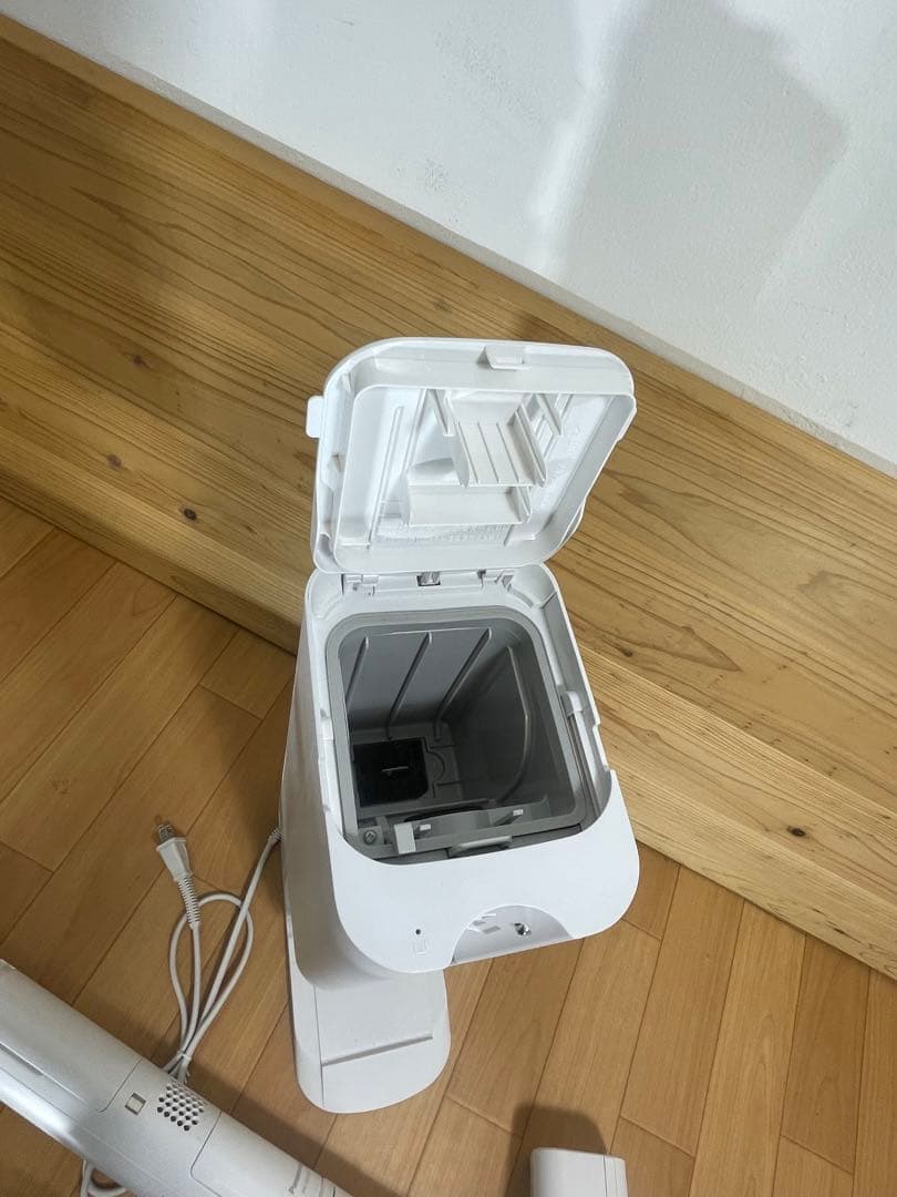 美品 Panasonic スティッククリーナー MC-NS100K 2023年製