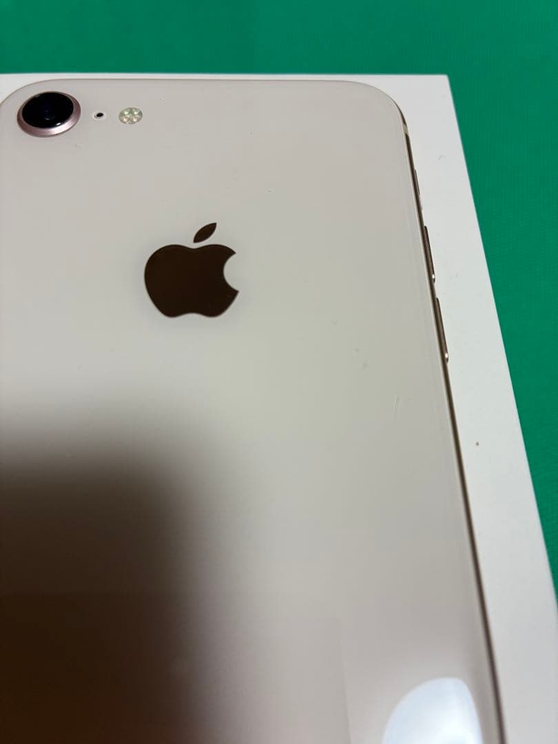 iPhone 8 64GB Gold ゴールド