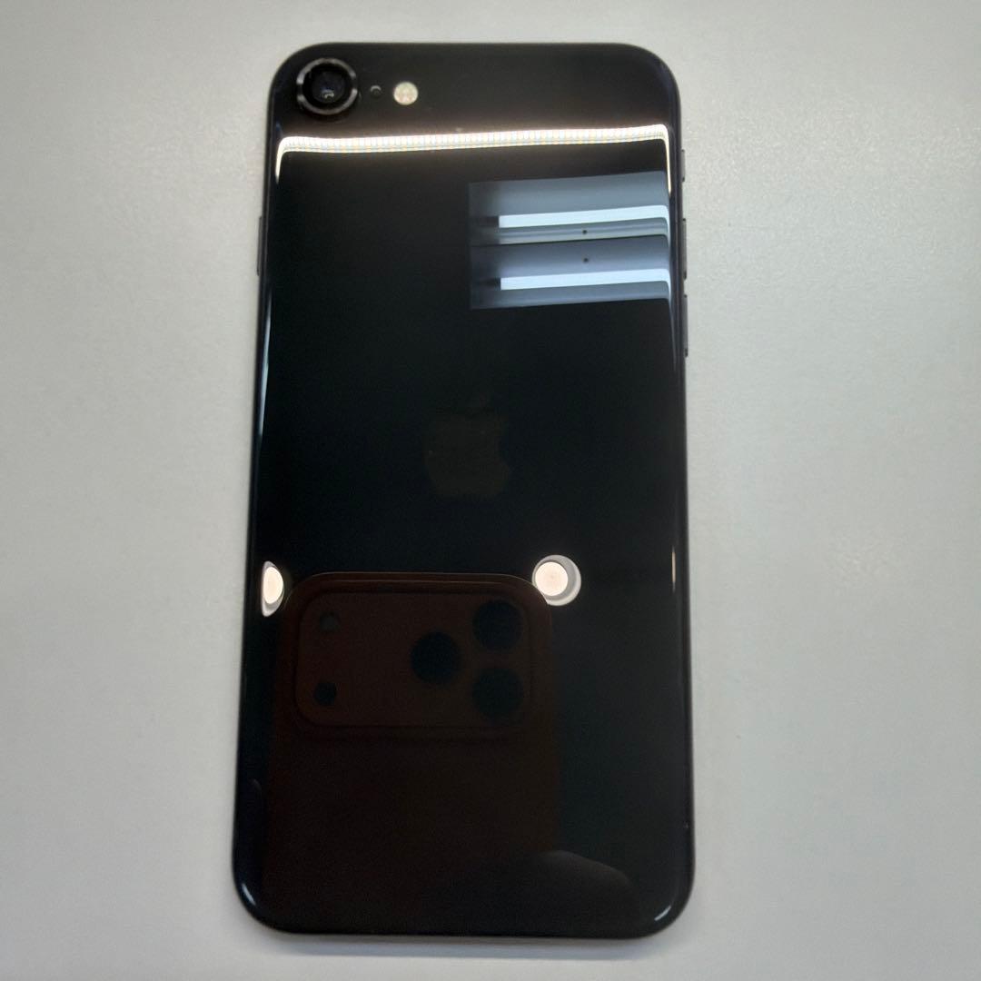 訳あり iPhone SE2 128GB ブラック 100% 再起動する