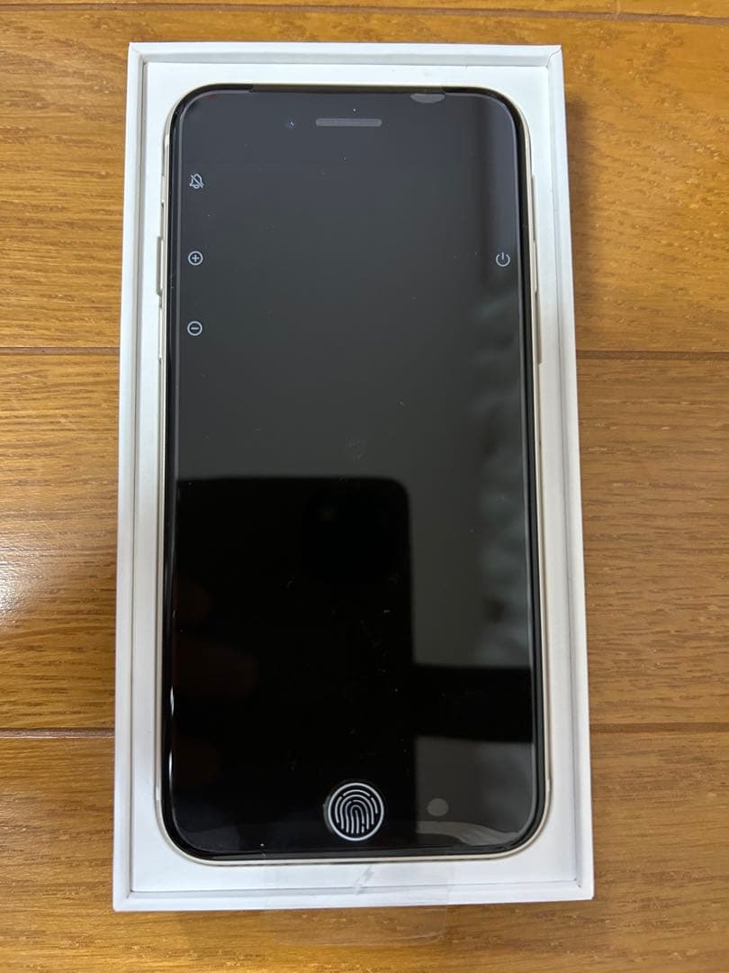 新品 iPhone SE3 (第3世代) 64GB スターライト