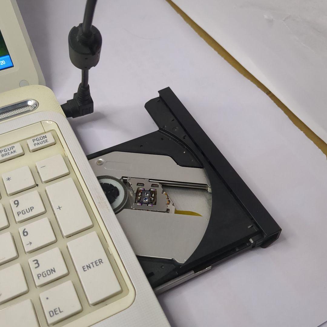 東芝dynabook T451貴重なwindowsXPノートパソコン