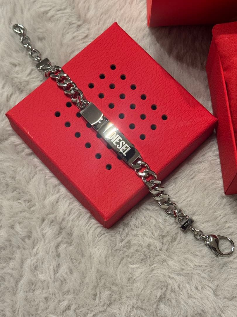 未使用　DIESEL チェーンブレスレット オリジナルボックス付き