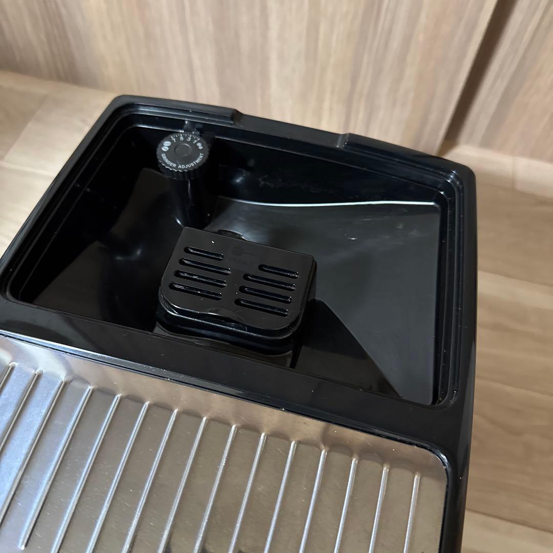 デロンギ　ディナミカ　エスプレッソマシンECAM35055B