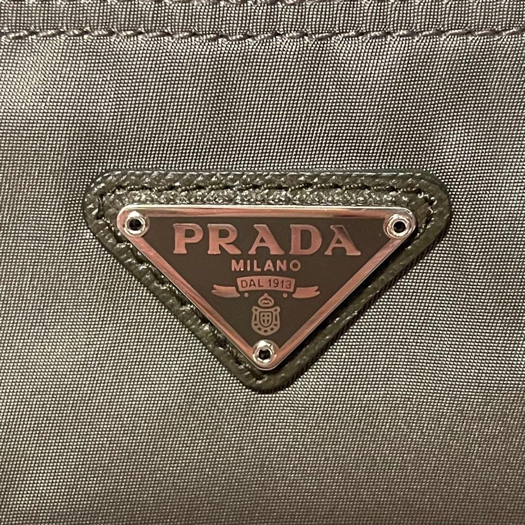 PRADA プラダ　ポーチ　三角ロゴ　ナイロン　カーキ　小物入れ　カード、袋付き