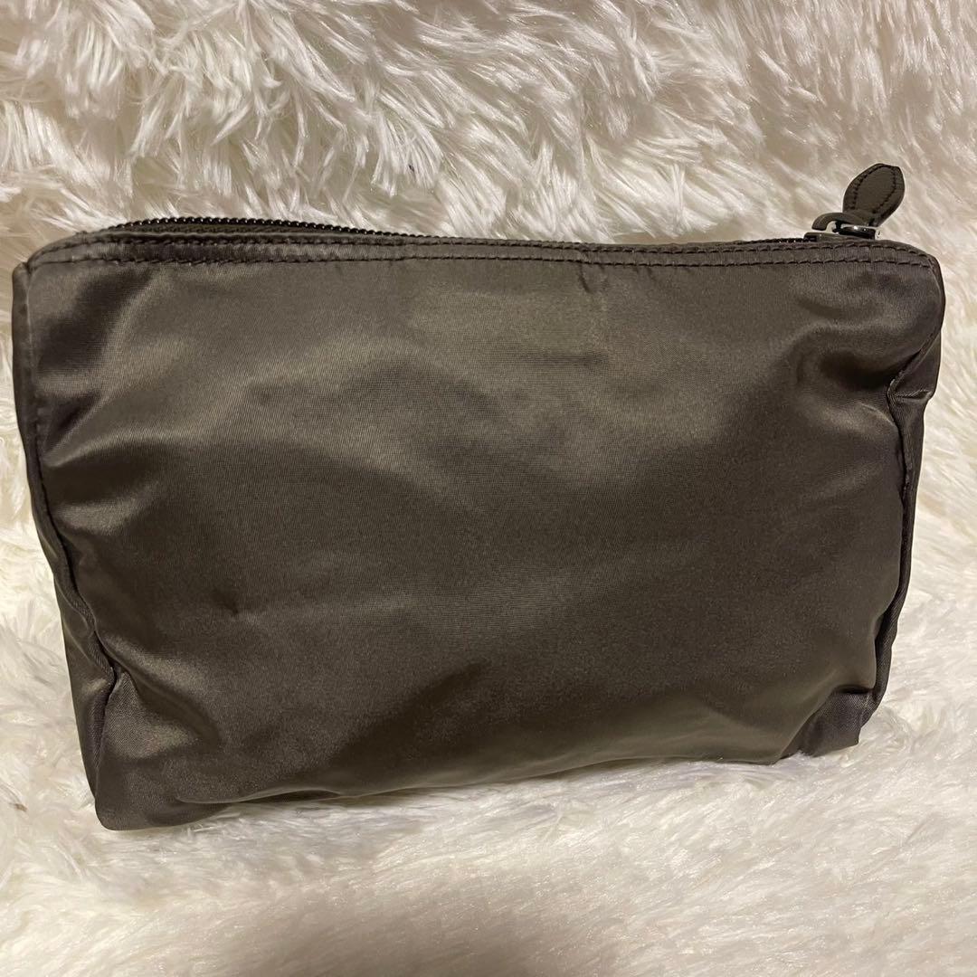 PRADA プラダ　ポーチ　三角ロゴ　ナイロン　カーキ　小物入れ　カード、袋付き