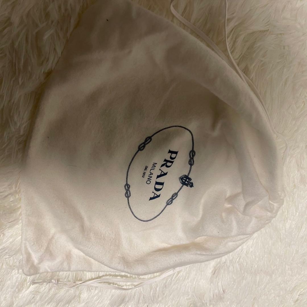 PRADA プラダ　ポーチ　三角ロゴ　ナイロン　カーキ　小物入れ　カード、袋付き