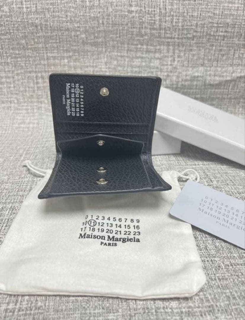 新品メゾンマルジェラ 折り財布 ブラック ケース カード