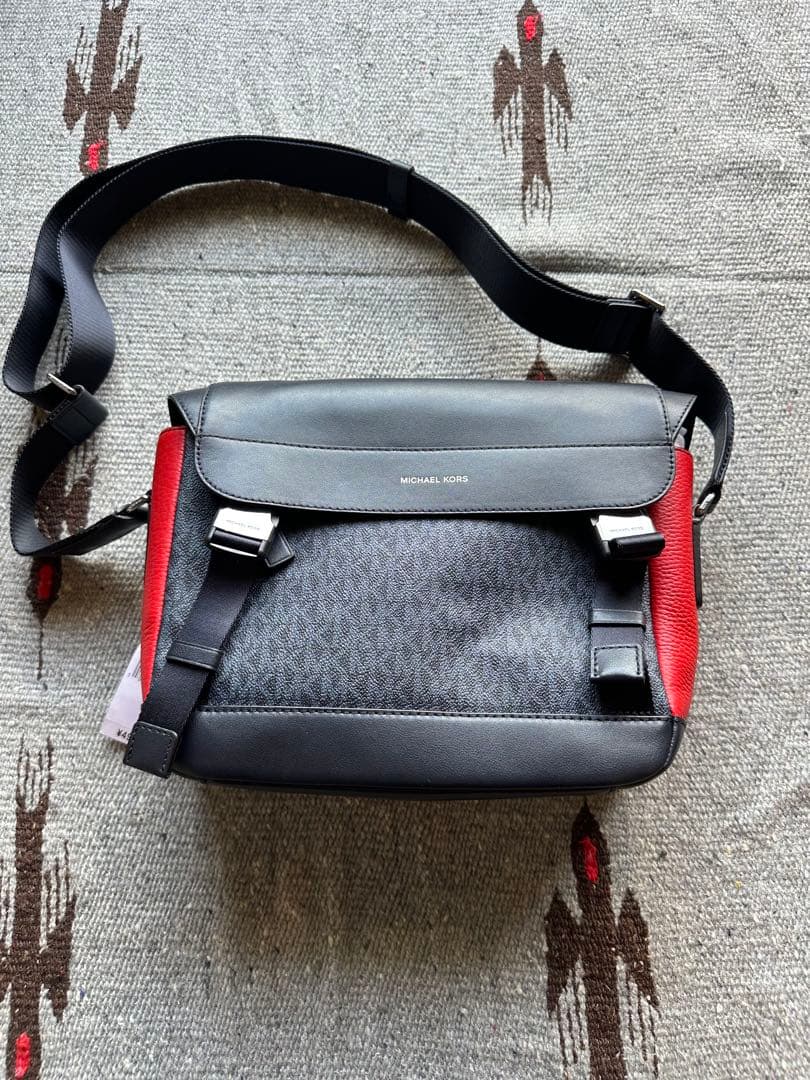 MICHAEL KORS メッセンジャーバッグ 黒/赤