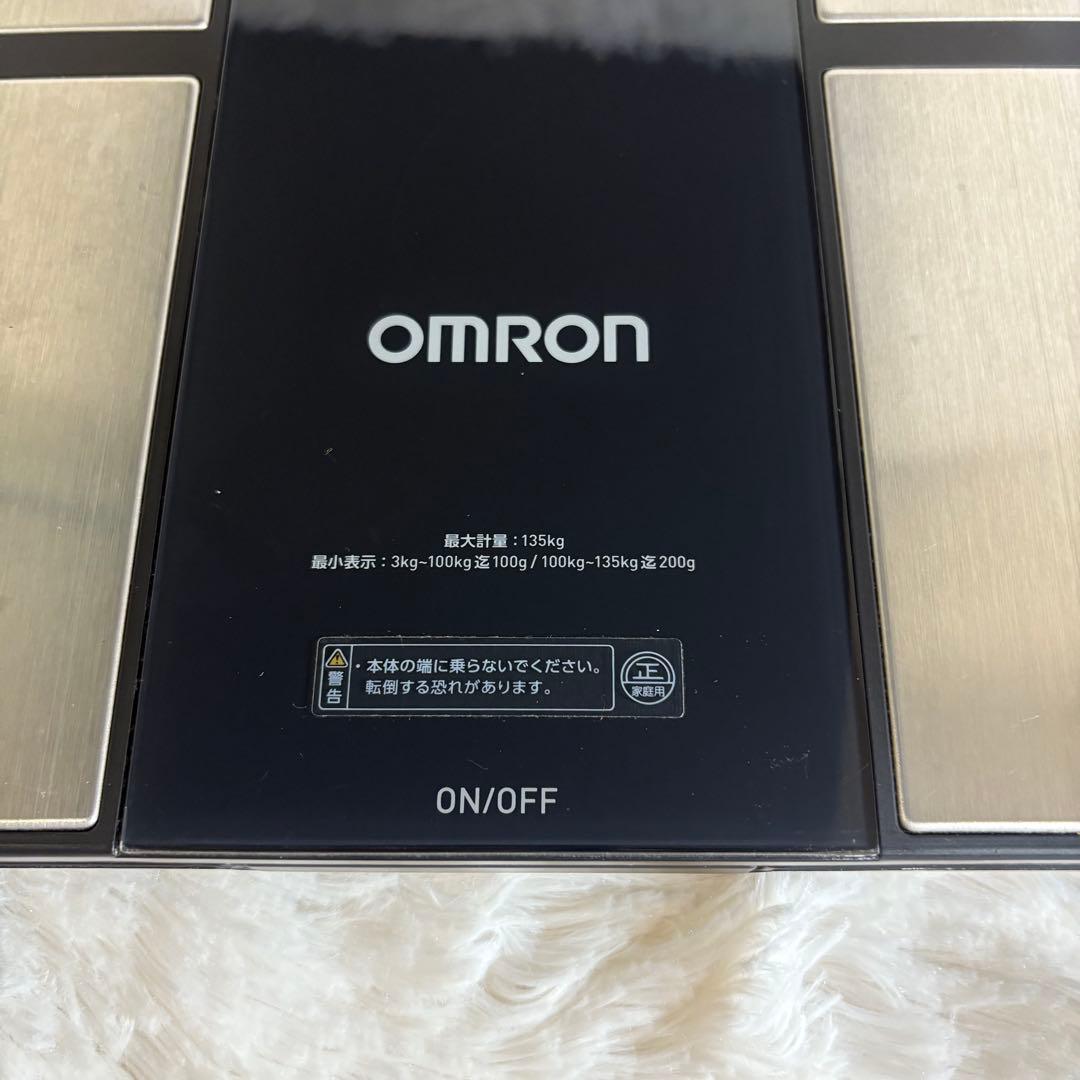 OMRON オムロン 体重体組成計 HBF-702T カラダスキャン　体重計
