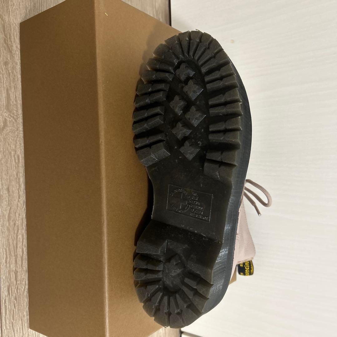 Dr.Martens 8 ホールブーツ　ベージュ　ドクターマーチン　UK4