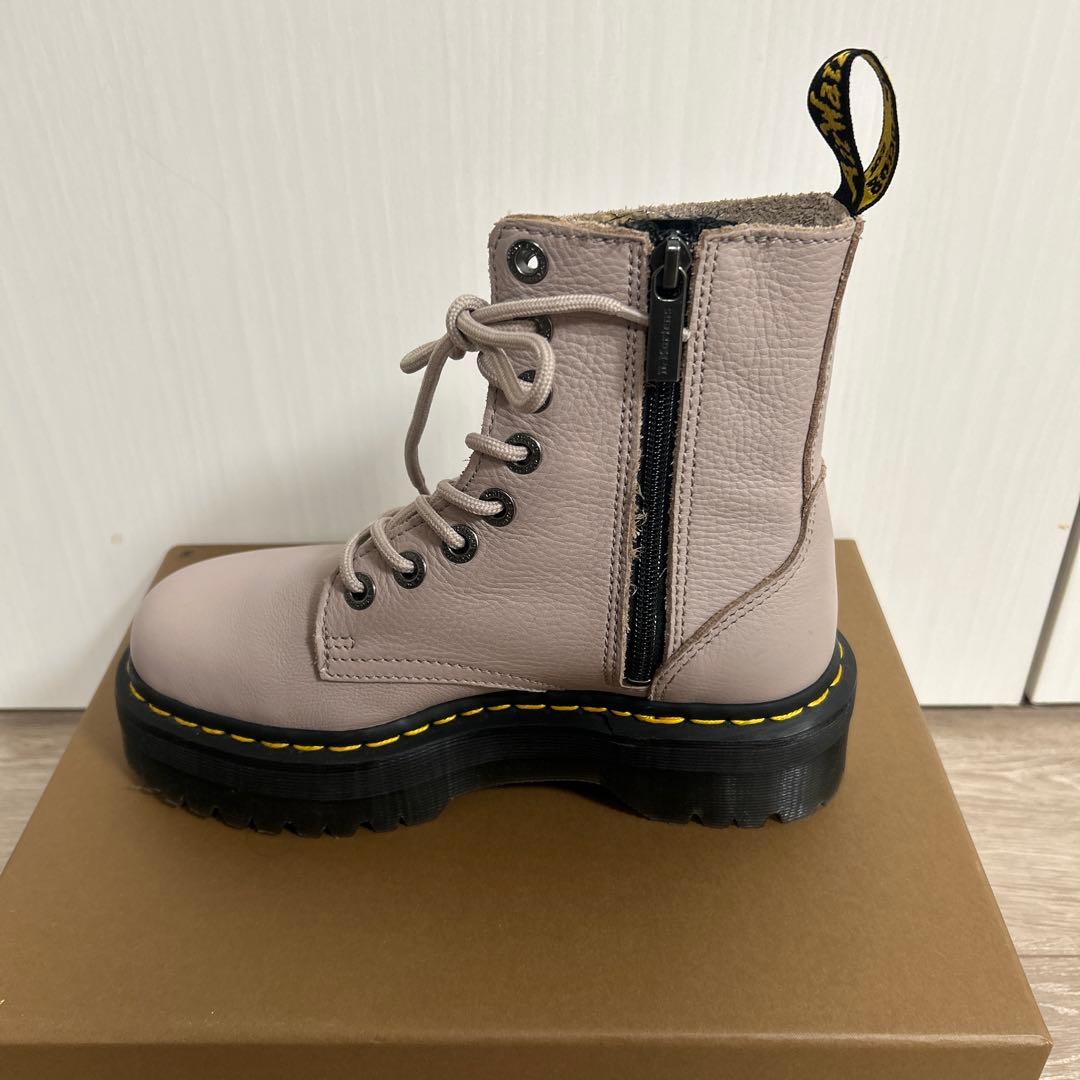Dr.Martens 8 ホールブーツ　ベージュ　ドクターマーチン　UK4
