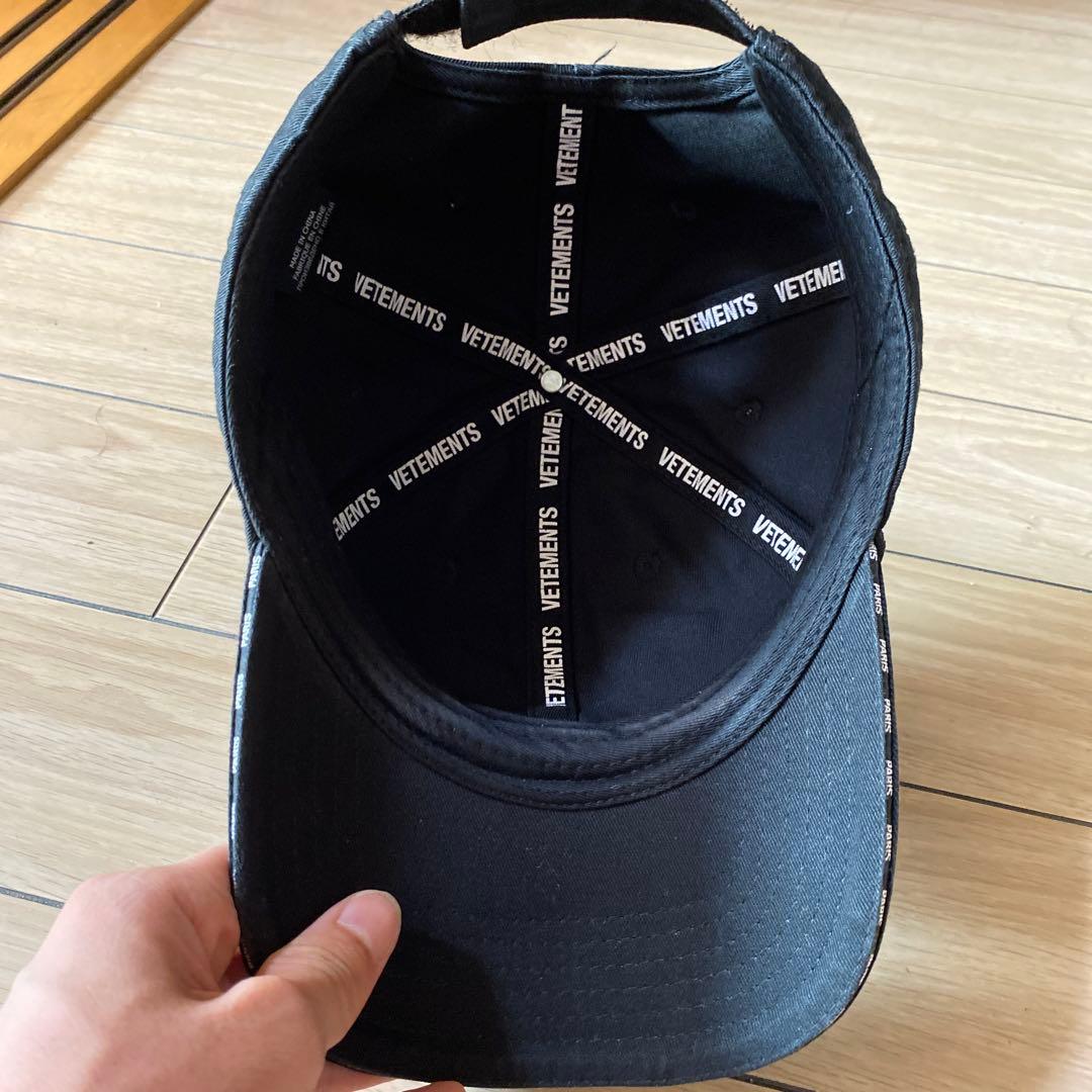VETEMENTS 限定キャップ